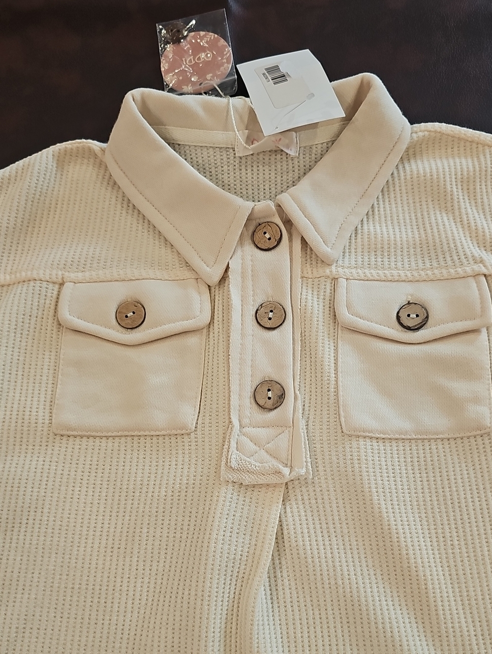 V Yellow Oddi Closet Collections Shirt Size XL - Picture 3 of 7